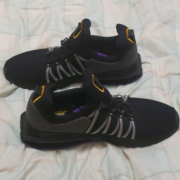Nike Other - Like new Men's Nike sneakers size 9 Blk/Gray